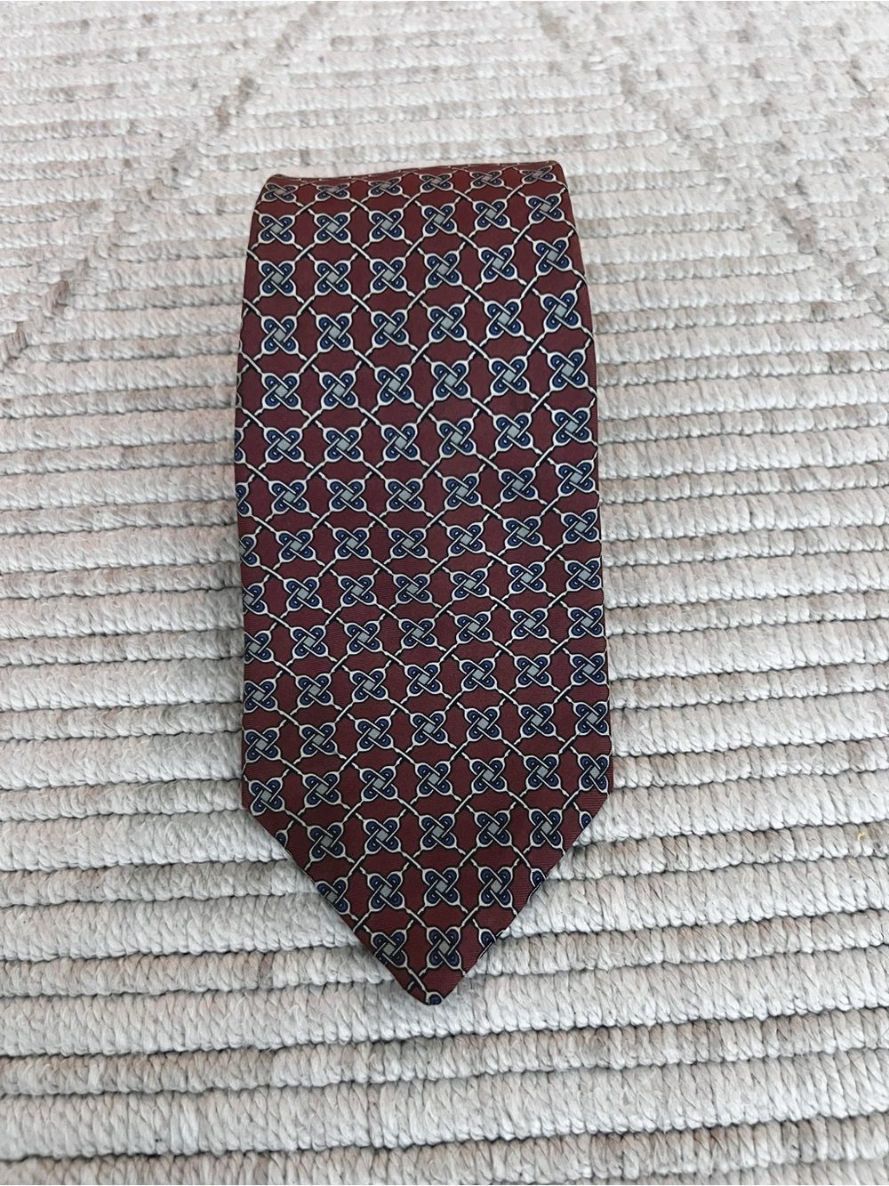 Christian Dior Classic Burgundy Geometric Mens Formal Silk Tie